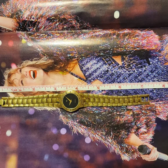 2XHP- VINTAGE WOMEN'S GUCCI BLACK FACE GOLD PLATED,STAINLESS STEEL WATCH/#3300L - Picture 2 of 13